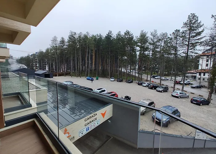 Trg * 兹拉蒂博尔